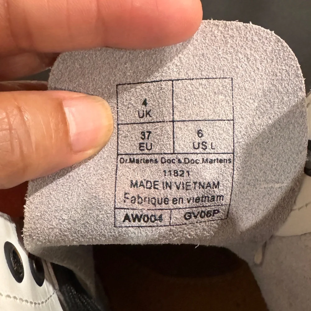 Dr. Martens White Ankle combat size 6 Boots
